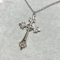 フレアクロスチャーム十字架ロザリオネックレスシルバーカラーヨーロピアンデザインS