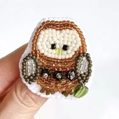 ふくろう　鳥　ビーズ刺繍　ブローチ