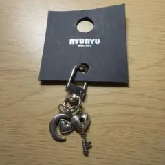 nyu nyu キーホルダー