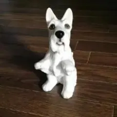 白い犬の陶器フィギュア 約15cm