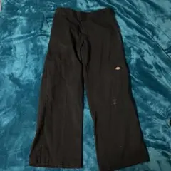 ダブルニー ブラック