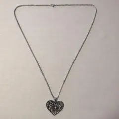 未使用・新品ハート型ツリー模様シルバーネックレス