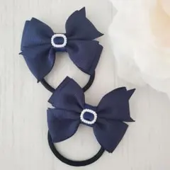 バックルパーツ付♡ネイビーリボンのツインヘアゴム／キッズ 髪ゴム／ハンドメイド