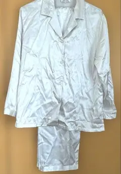 【訳あり品】レトロデザイン 　レディースシルクパジャマ上下セット(Ｌ)No.11