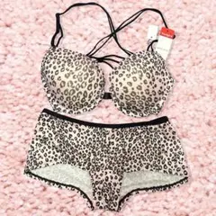 未使用✨トリンプ ブラジャー＆ショーツセットフロントフォック白