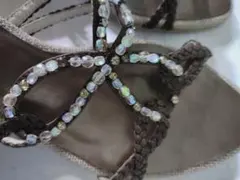 Strawberry Fields ビーズ装飾フラットサンダル