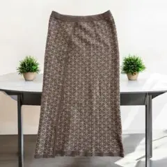 幾何学模様のブラウンロングスカート Мサイズ　巻きスカート風