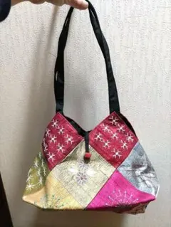 韓国 刺繍入りパッチワークハンドバッグ