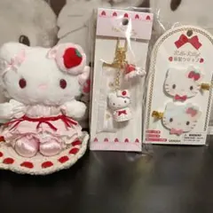 サンリオ　いちごホイップケーキハローキティバックチャーム×キーホルダー　おまけ付