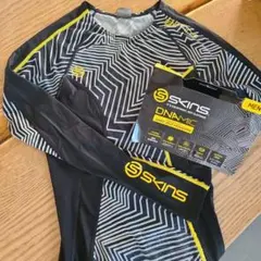 SKINS DNAmic コンプレッションウェア M