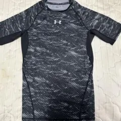 ✴️ユーズドUnder Armour 迷彩柄半袖シャツ