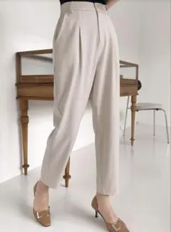 テーパードパンツ スラックス ビジネスカジュアル サイズ：XS カラー：ベージュ