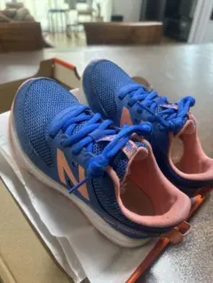 New Balance 570 キッズシューズ 青/ピンク