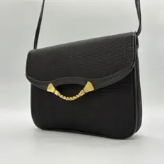 Item thumbnail for item f65a3740-d831-4d06-958d-297c2a192a66