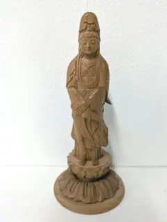 陳孟君AC94 得地秀生作 白衣観音菩薩 木彫 共箱 共布 略歴付 富山県 陳孟君様専用AC94 得地秀生作 白衣観音菩薩 木彫 共箱 共布 略歴付