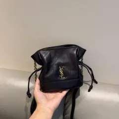 【24時間発送対応】ブラック レザー 巾着バッグ ゴールド金具 コンパクト