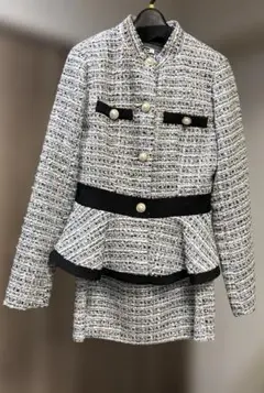 MOSCHINO パール装飾 フリル ノーカラージャケット ブラック - メルカリ