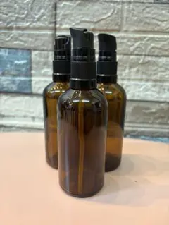 【新品未使用】遮光ガラスポンプボトル 100ml 3本セット アロマ 化粧品容器のサムネイル