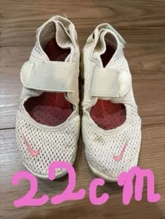 NIKEサンダル　白にピンク　22センチ　エアリフト
