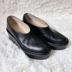 美品CLANE volume sole shose ブラック　レザー　37のサムネイル