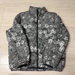 希少XL/美品✨thisisneverthat ダウンベスト 花柄 ロゴ刺繍 黒 2025年最新】ThisIsNeverThat ダウン 花柄の人気アイテム - メルカリ