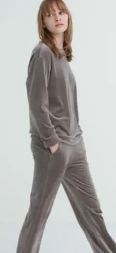 ユニクロウルトラストレッチスムースセット。ブラウン、Sサイズセット