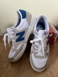 New Balance 300 スニーカー REVliteのサムネイル