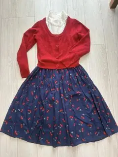 さくらんぼスカート　ブラウス　カーディガン