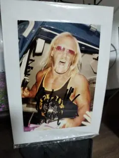 ハルクホーガン直筆サイン ハルク・ホーガン サイン色紙＆Lサイズ写真2枚 - メルカリ