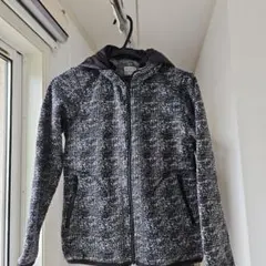 フード付きジャケット 黒と白のミックス