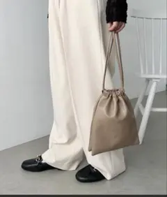 クレア　2WAY 巾着 ベージュ ドローストリング ショルダーバッグのサムネイル