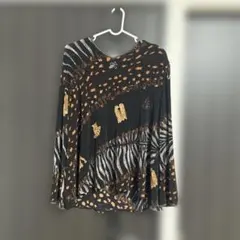 動物柄 長袖Tシャツ 黒色