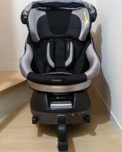 【Combi】コンビ チャイルドシート 黒✕グレーのサムネイル