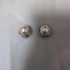 シンプルパール調クリップイヤリング