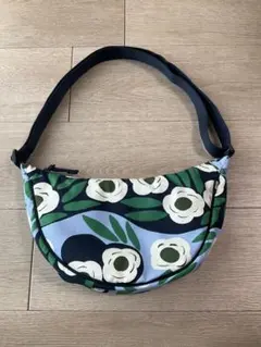 Item thumbnail for item 6aa0162a-aeab-4f2a-9653-5b01b4d25c58