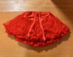赤いチュールパニエ フリル付き