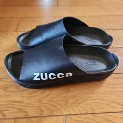 ZUCCA ブラック スライドサンダル MBT