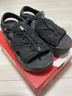 Nike エアマックスココサンダル　AIR MAX KOKO SANDAL 25