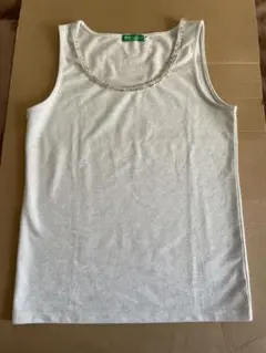 ビーズ装飾付きグレータンクトップ