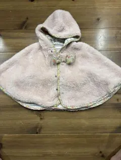 branshesフリースベビーポンチョ フリーサイズ　タグに名前の記入あり