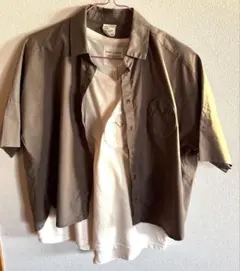 RIVET AND SURGE 半袖シャツ カーキ色、クリーム色のTシャツセット