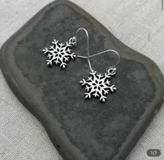 雪の結晶デザイン シルバー　ピアス