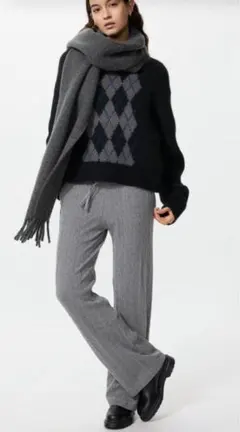 ユニクロ　ウォッシャブルニットケーブルパンツ