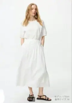 UNIQLO　シアサッカーホワイト フレアスカート Mサイズ