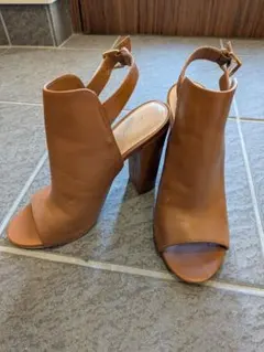 ALDO ベージュ サンダル　ハイヒール 23cmのサムネイル
