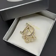 2025年最新】ディオールブローチの人気アイテム - メルカリ