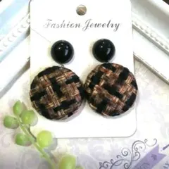 チェック模様の布製ピアス/イヤリング(ハンドメイド)