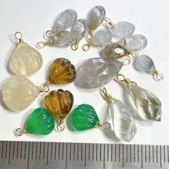 サービス品＊天然石の可愛いチャームアソートe39