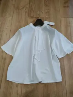 新品　コムサイズム　ボウタイ風 半袖ブラウス　9号　定価5900円