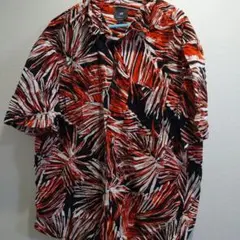 【AT様専用】H&M 半袖シャツ 赤と黒の葉柄　XL